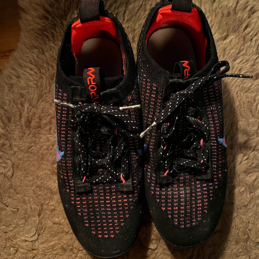 Black/hyper pink Nike Women’s Vapor Max, women’s 7.5